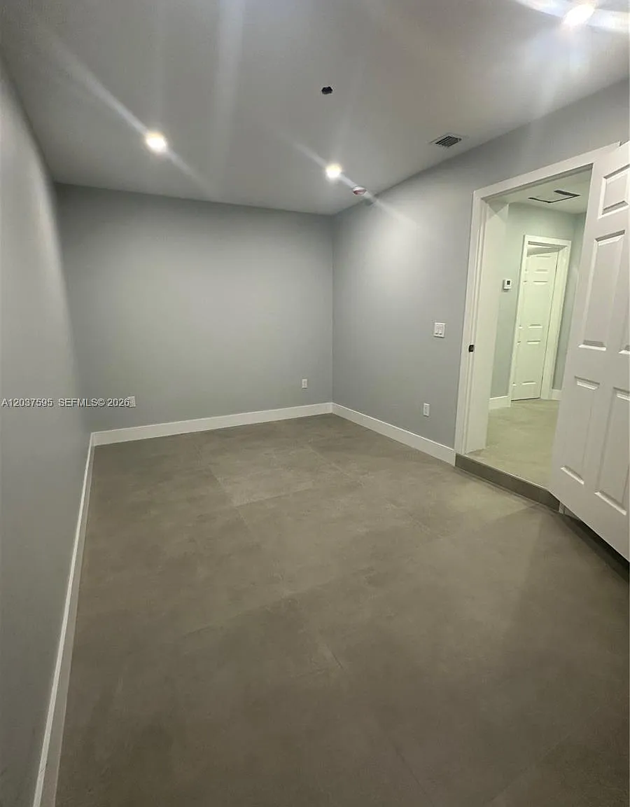 2 bed, 1.0 bath, $2,300 — Photo 2