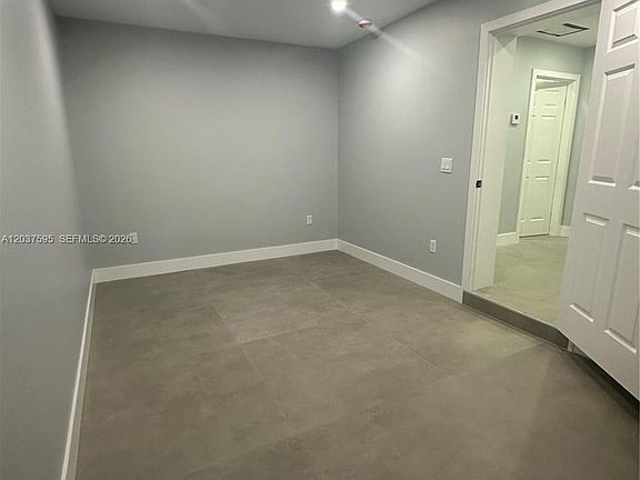 5th image of 1628 NW 15th St #B