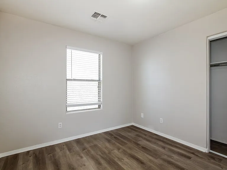 18538 W Fairway Dr — Photo 14