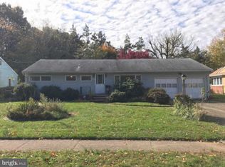 29 Glen Mawr Dr, Ewing, NJ 08618