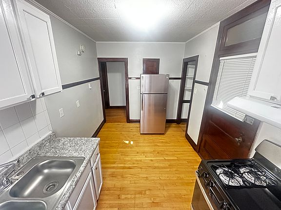 3rd image of 4508 W Wrightwood Ave Floor 2
