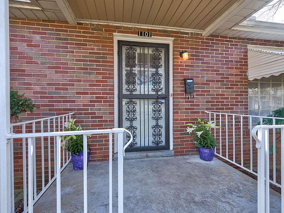 2nd image of 1101 Ravenswood Dr