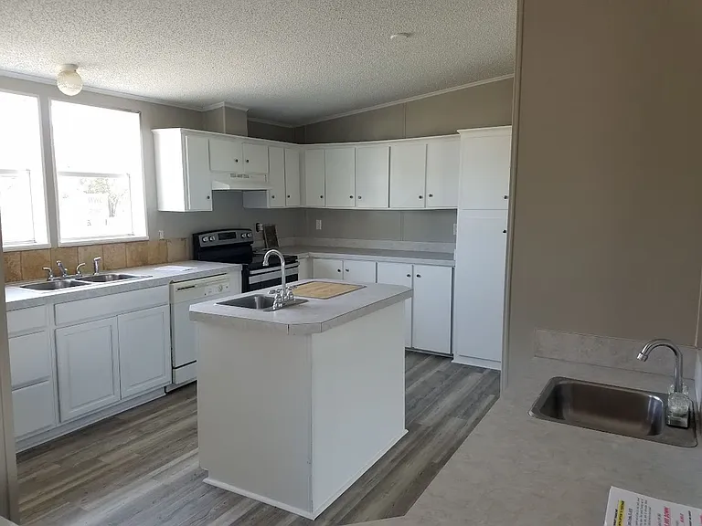 110 NE 68th Ct — Photo 3