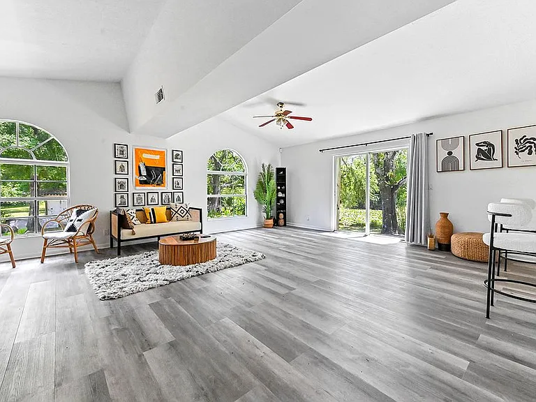 7492 SW 40th Ter — Photo 24