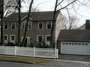 645 Toilsome Hill Rd, Fairfield, CT 06825