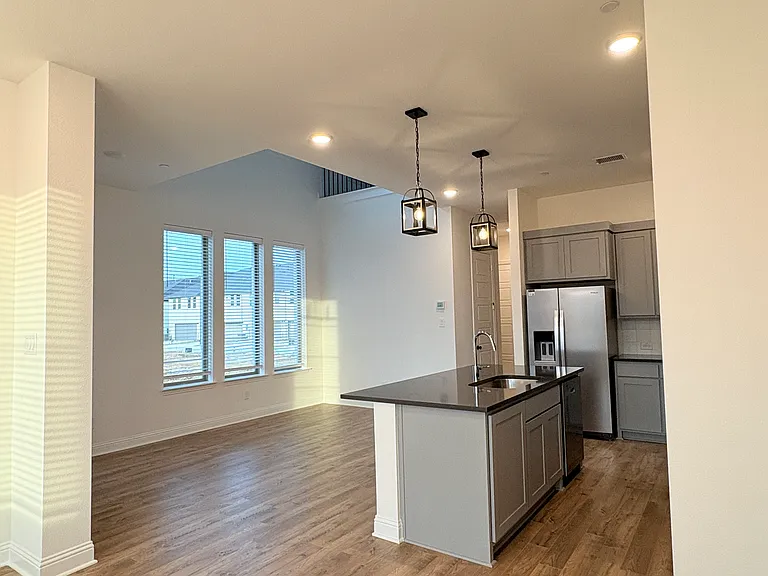 2528 Brunswick Way — Photo 37