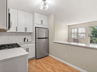 4925 Washington St APT 410, West Roxbury, MA 02132