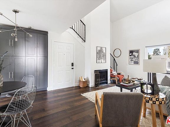 3rd image of 10960 Bluffside Dr APT 201