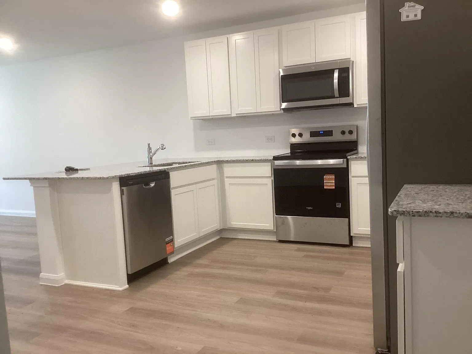 3 bed, 2.5 bath, 1206 sqft, $1,650 — Photo 4