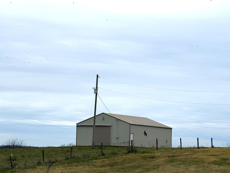 2nd image of 17 Waits Rd
