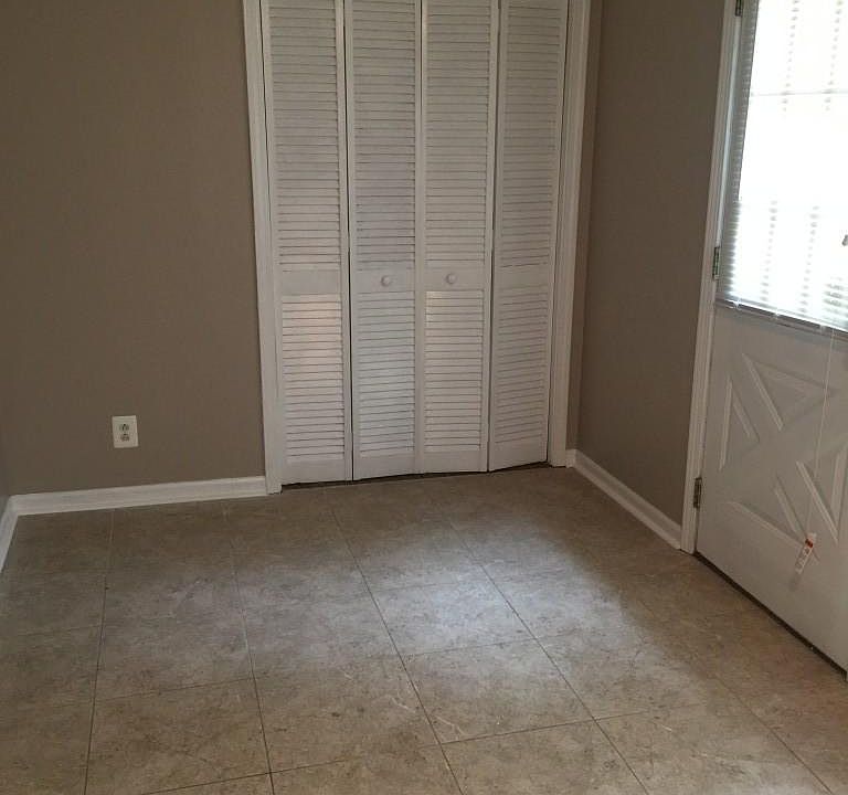 1st image of 575 S Crescent Ave