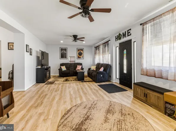 1013 Delsea Dr, Franklinville, NJ 08322