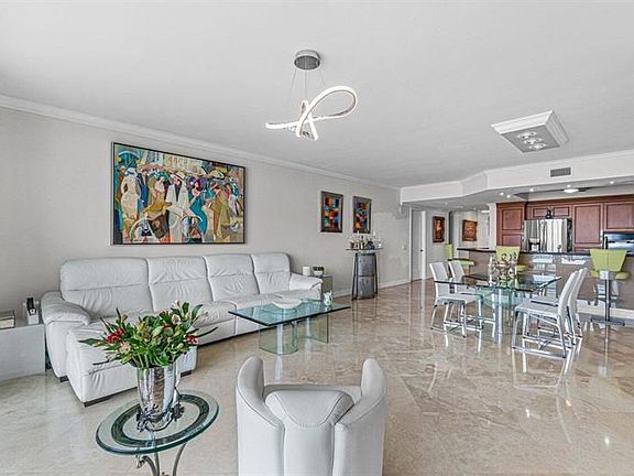 2nd image of 2640 Lake Shore Dr Unit 2111