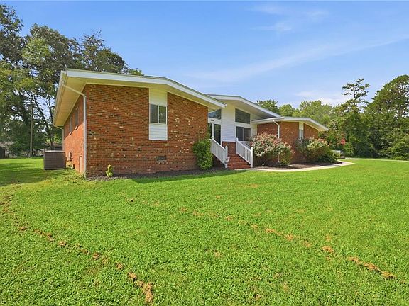 3rd image of 2405 Hillford Dr