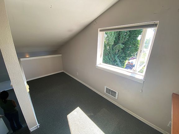 extra room - den/ study space