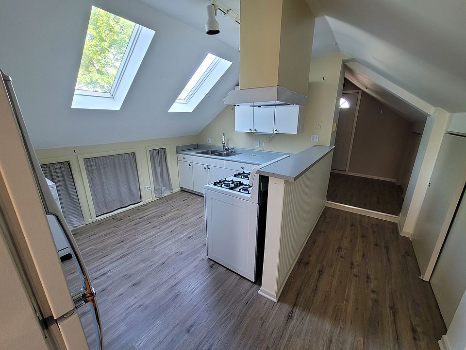 1st image of 4416 W Belmont Ave Floor 2