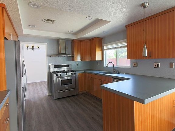 4th image of 10309 Desert Star St
