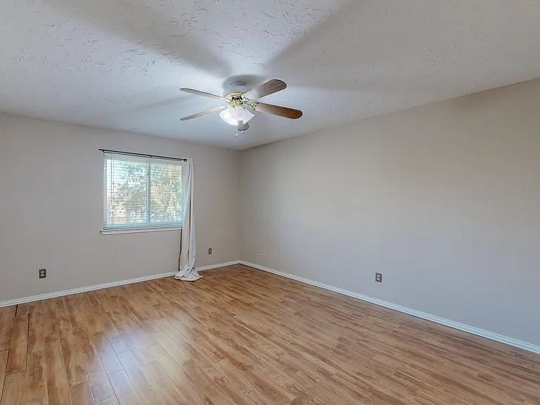 791 Chateau Ln — Photo 24