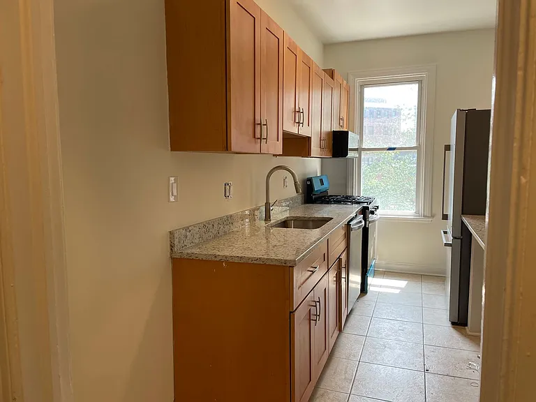Guilford Apartments — Photo 38