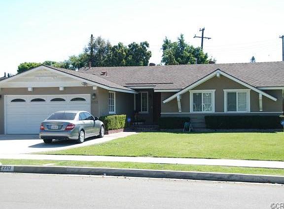 4th image of 2212 Victoria Dr