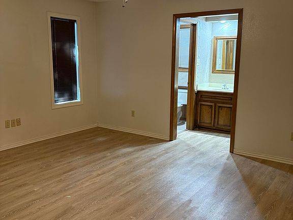 5th image of 4820 73rd St