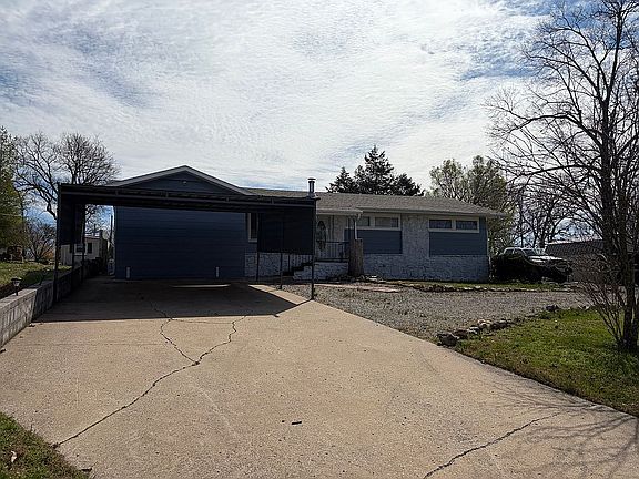 3rd image of 203 Horn Rd