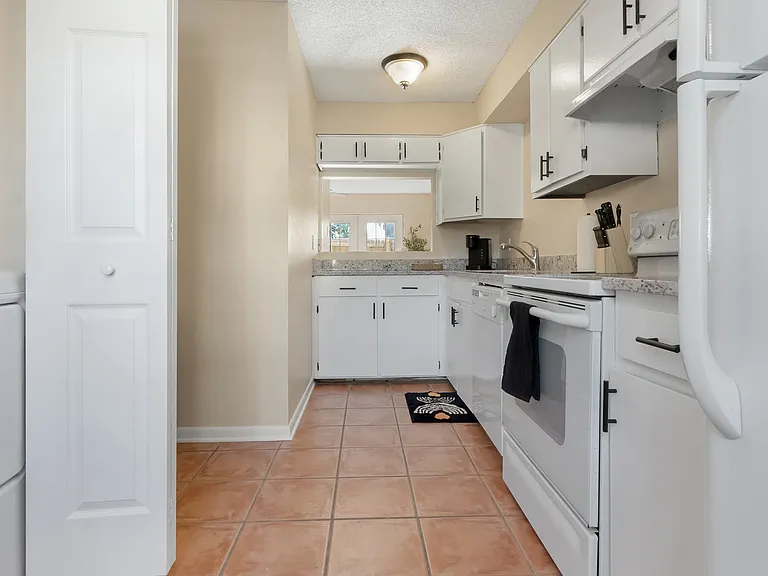 3 Serendipity Ln — Photo 2