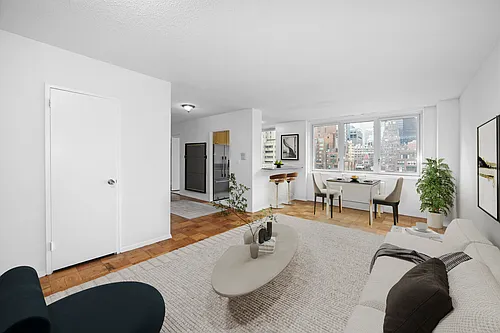 115 E 34th St #701 Photo 1