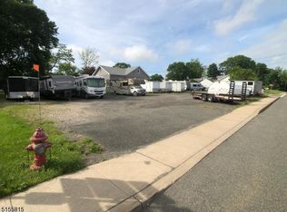 7 New St, Hampton, NJ 08827