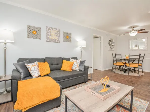 2626 Holly Hall Street #1006, Houston, TX 77054