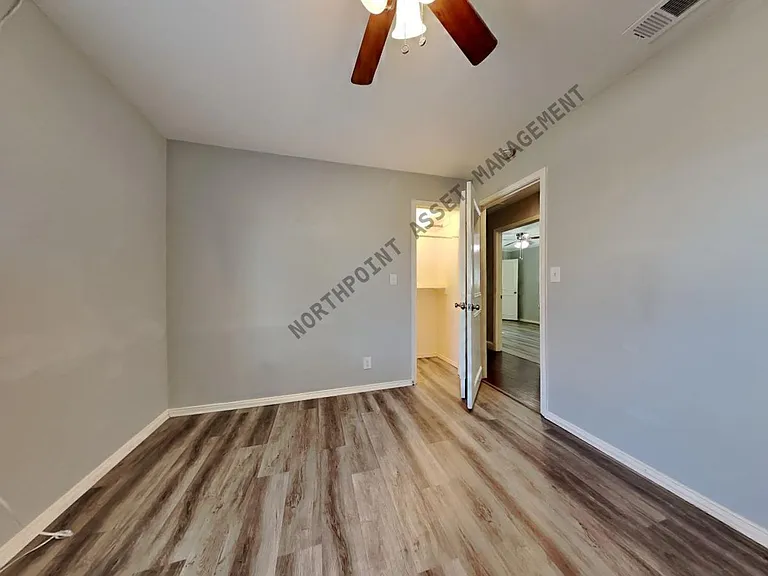 2724 Russwood Ln — Photo 19