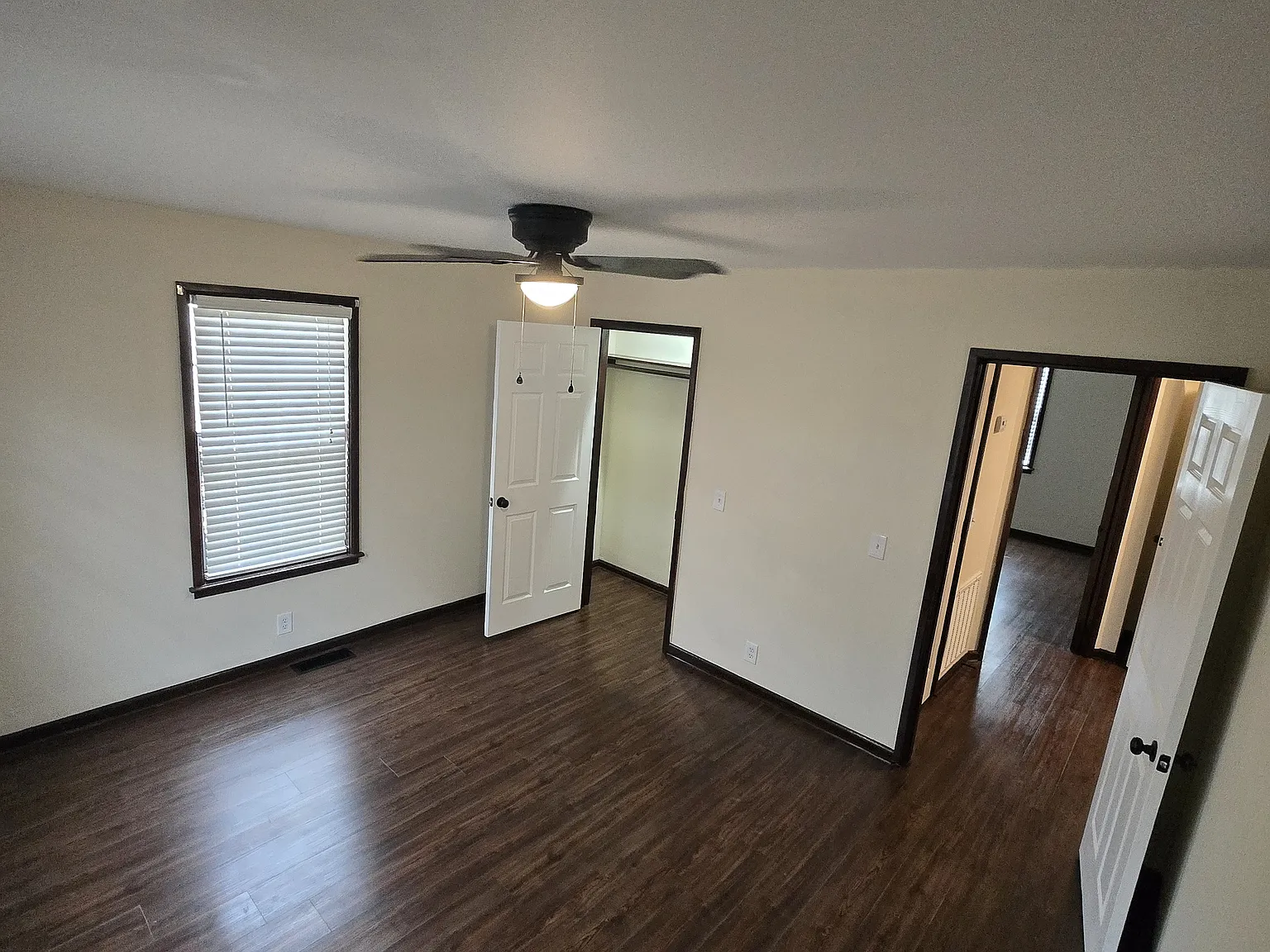2 bed, 870 sqft, $2,000 — Photo 3