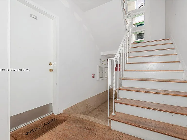 530 15th St #104 — Photo 17