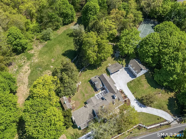 1090 Ridgefield Rd — Photo 33