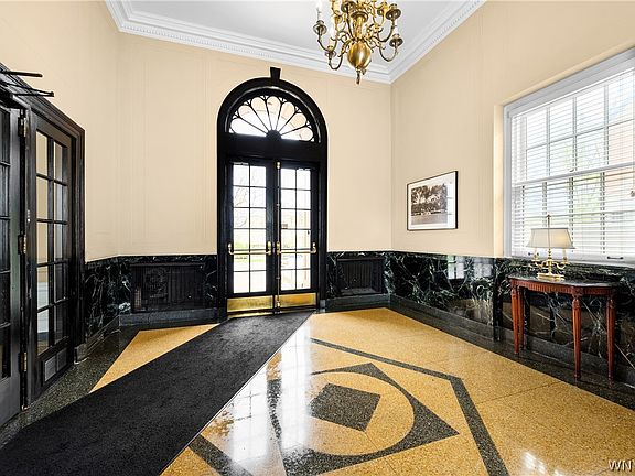 2nd image of 33 Gates Cir #5C