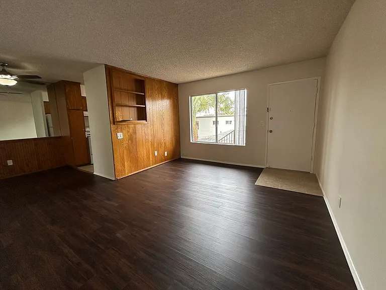 4945 Narragansett Ave — Photo 5