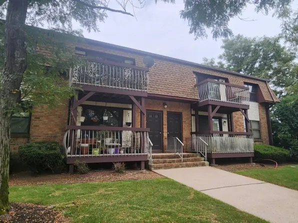 1112 N Oaks Blvd, North Brunswick, NJ 08902