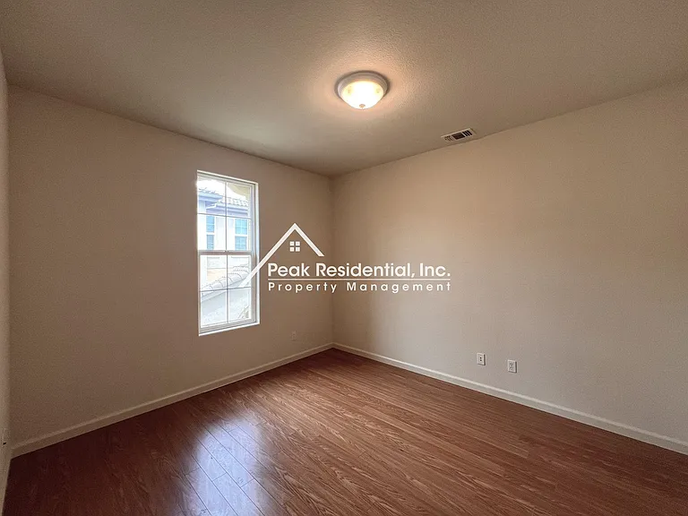 882 Bullion Ln — Photo 15