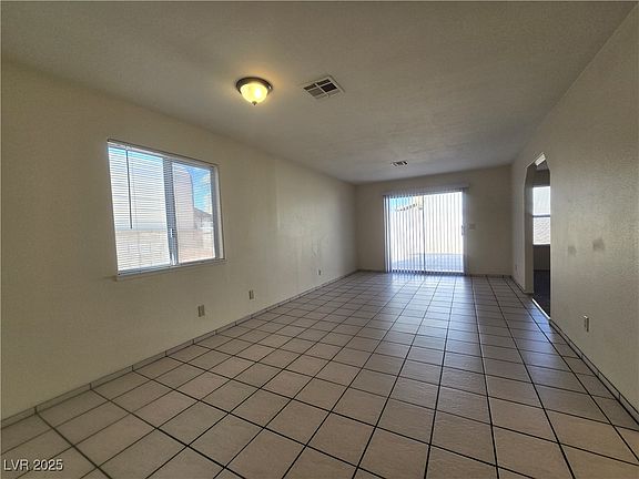5th image of 725 Brick Dr
