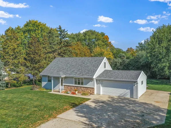 649 Wanda Ave, Neenah, WI 54956