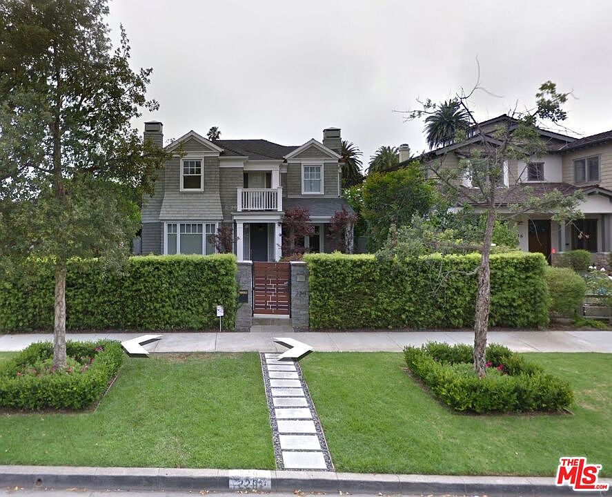 1st image of 220 12th St