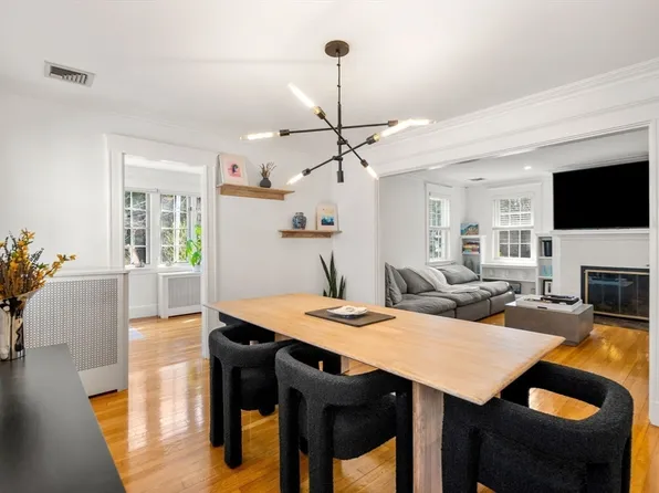 99 Atwood Ave #99, Newtonville, MA 02460