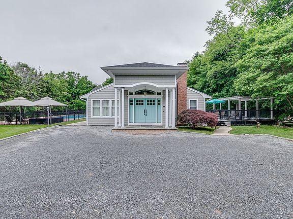 2nd image of 410 Moores Ln