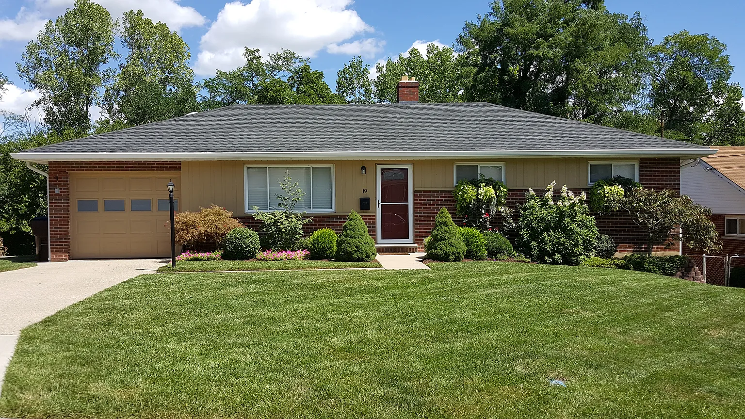 19 Douglas Dr photo 1
