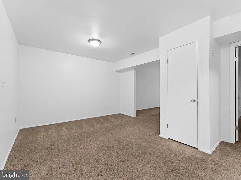 1809 Silver Ct — Photo 4
