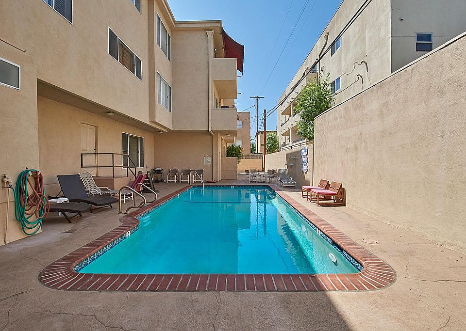 2nd image of 4521 Colbath Ave APT 206