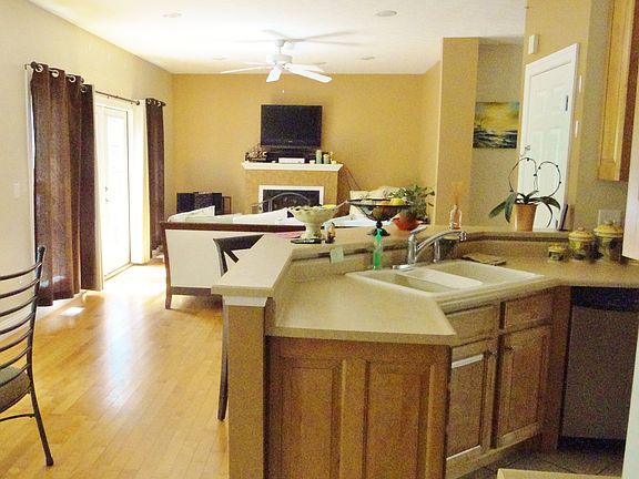 2nd image of 5026 Bennington Dr