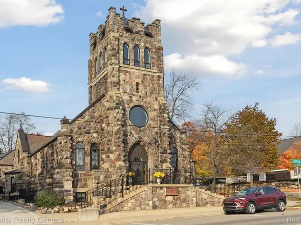 229 E Commerce St #1, Milford, MI 48381