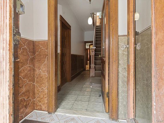 4th image of 6051 68TH Avenue