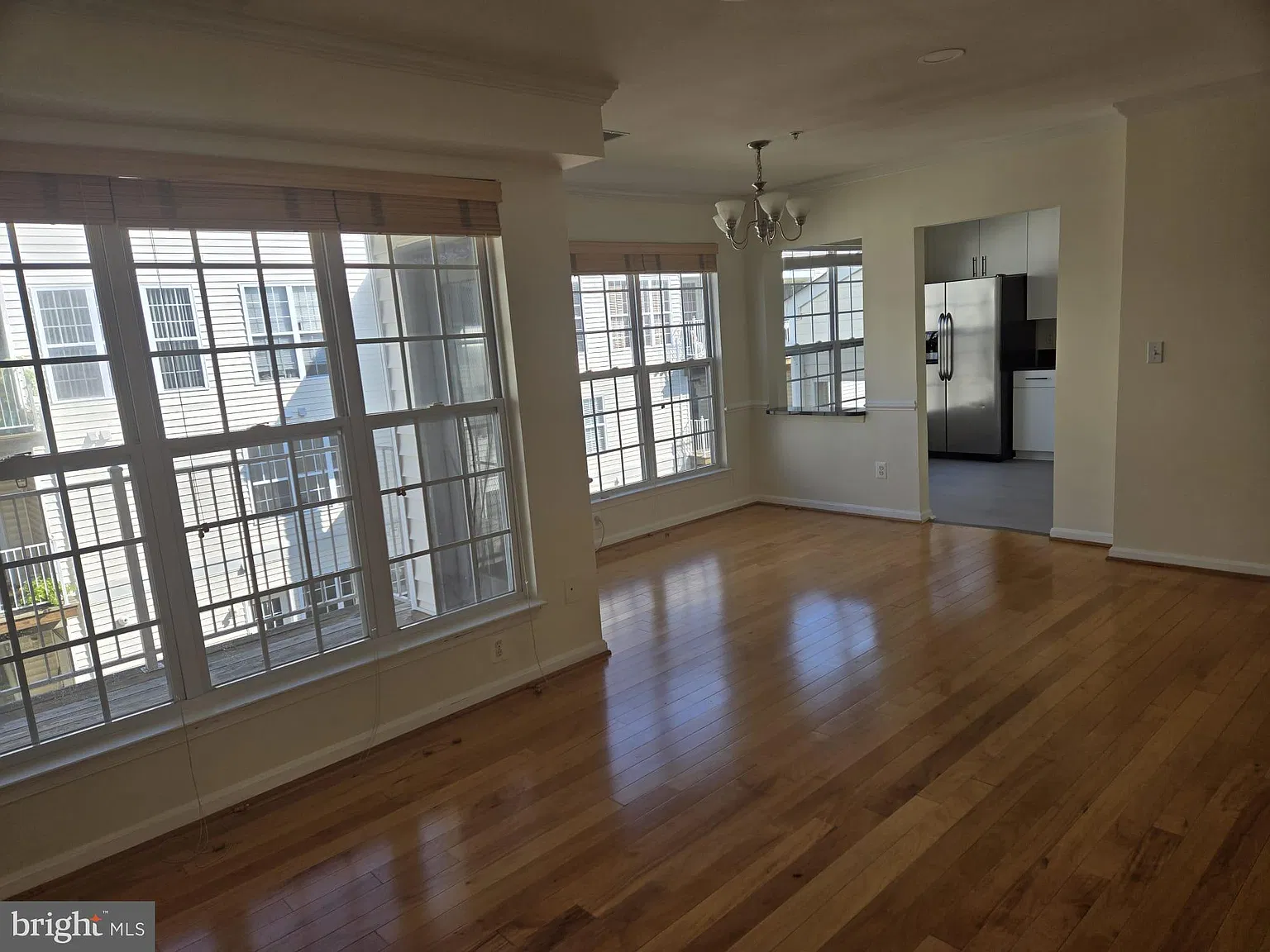 2 bed, 2.5 bath, 1215 sqft, $2,500 — Photo 2